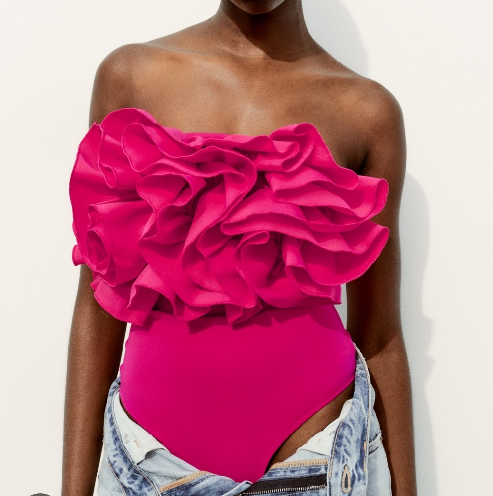 NWT ,Zara ,Vibrant Pink Ruffled Strapless Bodysuit sz small